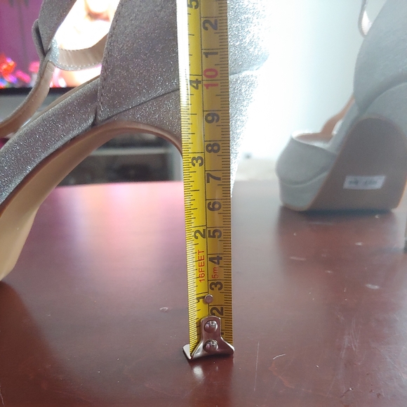 Torrid T-strap platform heels - Picture 3 of 6